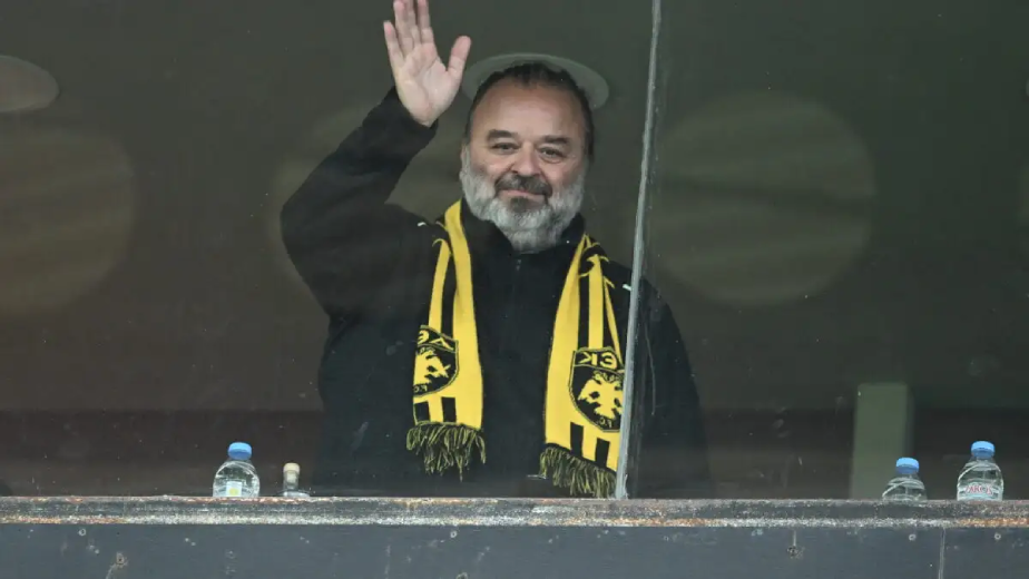 Ηλιόπουλος για Πινέδα και Τσίβας: «Ο πεινασμένος καρβέλια ονειρεύεται»