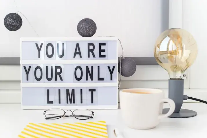 10 φράσεις που θα σε εμπνεύσουν να ξεπεράσεις τα όριά σου