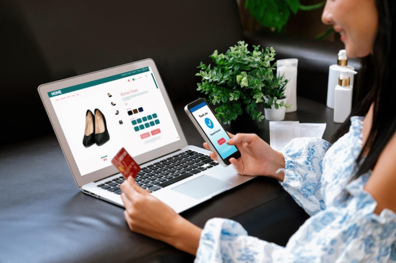 ΕΛΣΤΑΤ: 31,5 δισ. ευρώ ο τζίρος από το ηλεκτρονικό εμπόριο