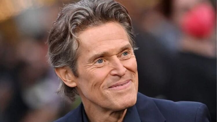 TikToker παίρνει συνέντευξη από τον Γουίλεμ Νταφόε, χωρίς να ξέρει ποιος είναι