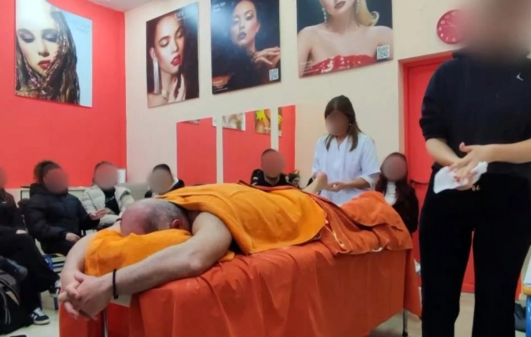 ΕΔΕ σε ημίγυμνο καθηγητή που έβαλε μαθητές να του κάνουν μασάζ σε ΕΠΑΛ της Εύβοιας