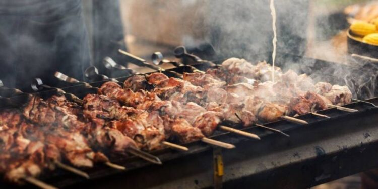 Τσικνοπέμπτη 2025: Tips για καλό τσίκνισμα