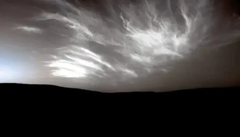 Εντυπωσιακές εικόνες από σύννεφα ξηρού πάγου στον Άρη, χάρη στο Curiosity