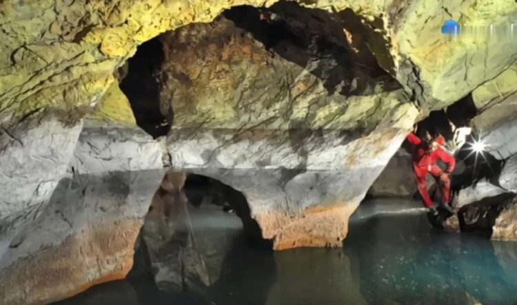 Αλβανία: Ανακαλύφθηκε η μεγαλύτερη υπόγεια θερμική λίμνη στον κόσμο