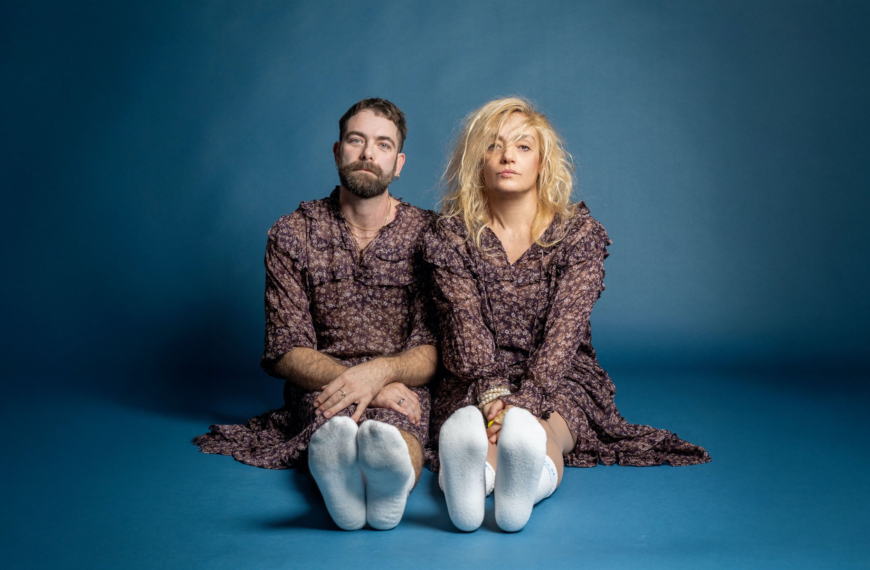 “Σε φιλώ, Πέτρος”: Μια άλλη εποχή επί σκηνής