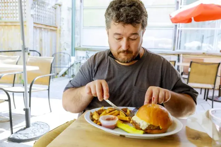 Καρκίνος σε νεαρές ηλικίες: Ο ρόλος της διατροφής