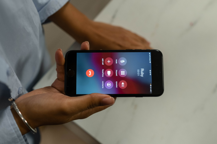 Νέα απάτη: Τηλεφωνούν και παριστάνουν δημόσιους υπαλλήλους