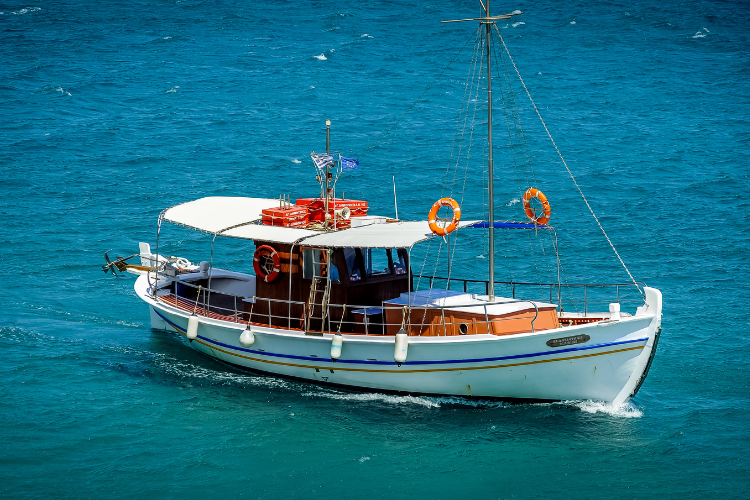 Ονειροκρίτης: Τι σημαίνει να δεις βάρκα στον ύπνο σου;